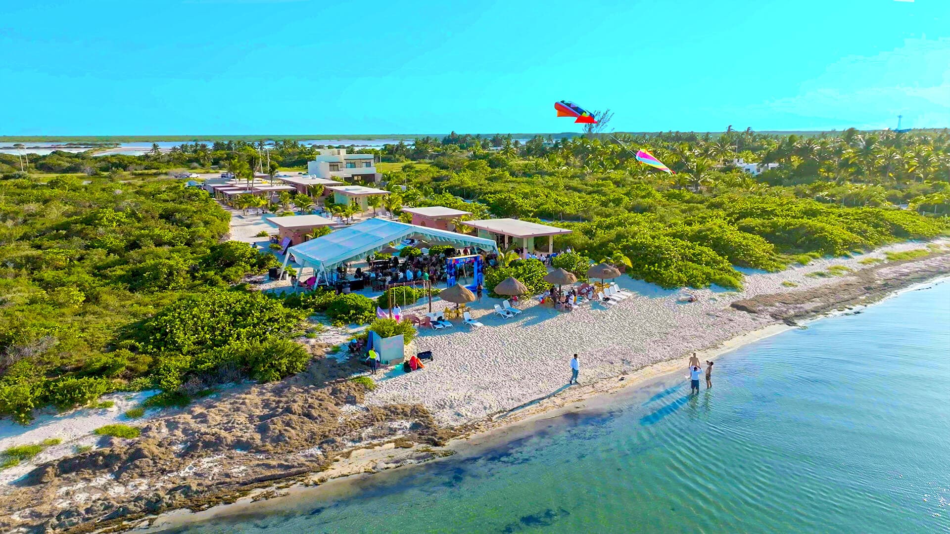 Playa de San Crisanto, costa esmeralda de Yucatán al amanecer